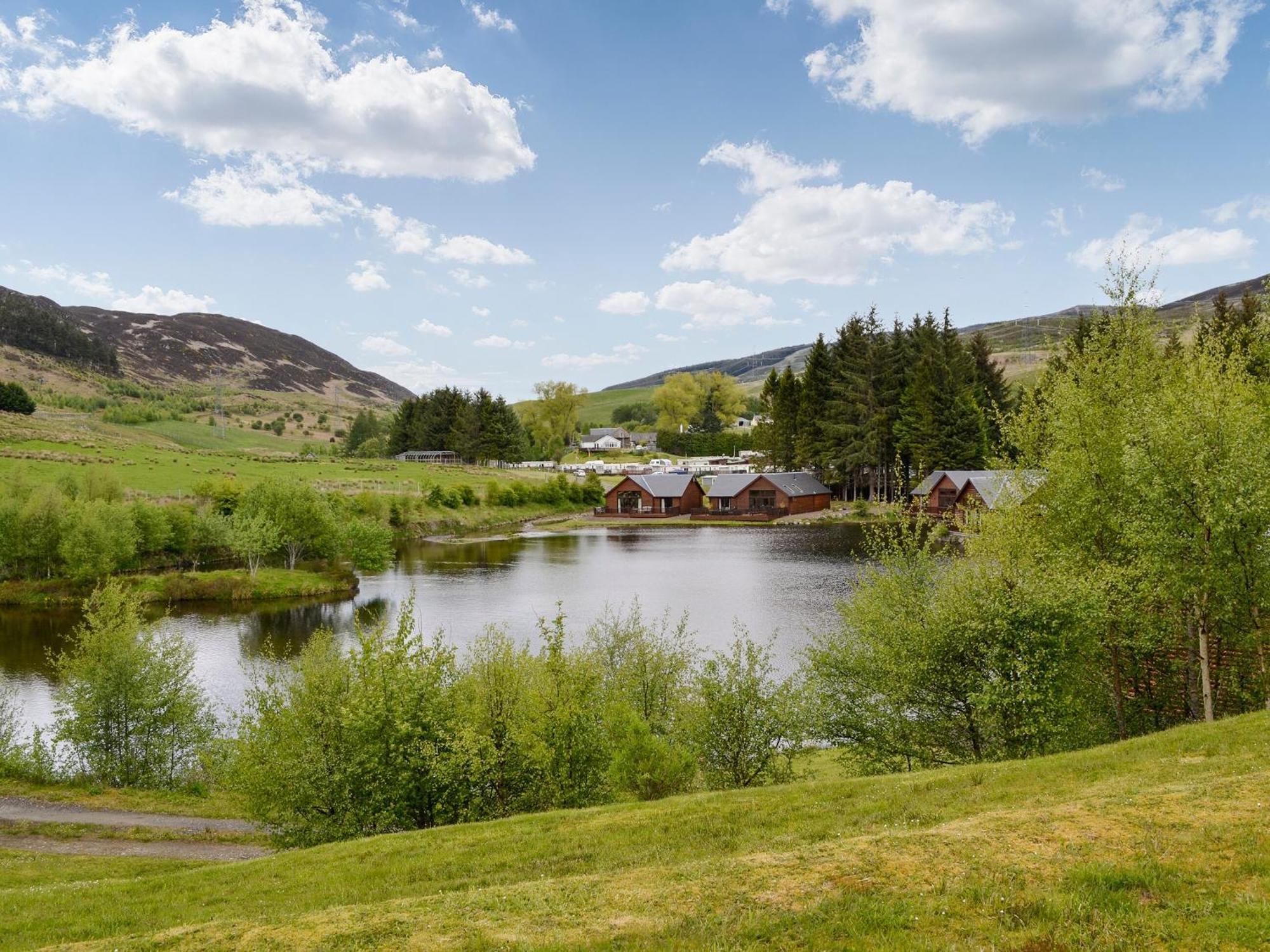 Glengoulandie Lodge ภายนอก รูปภาพ